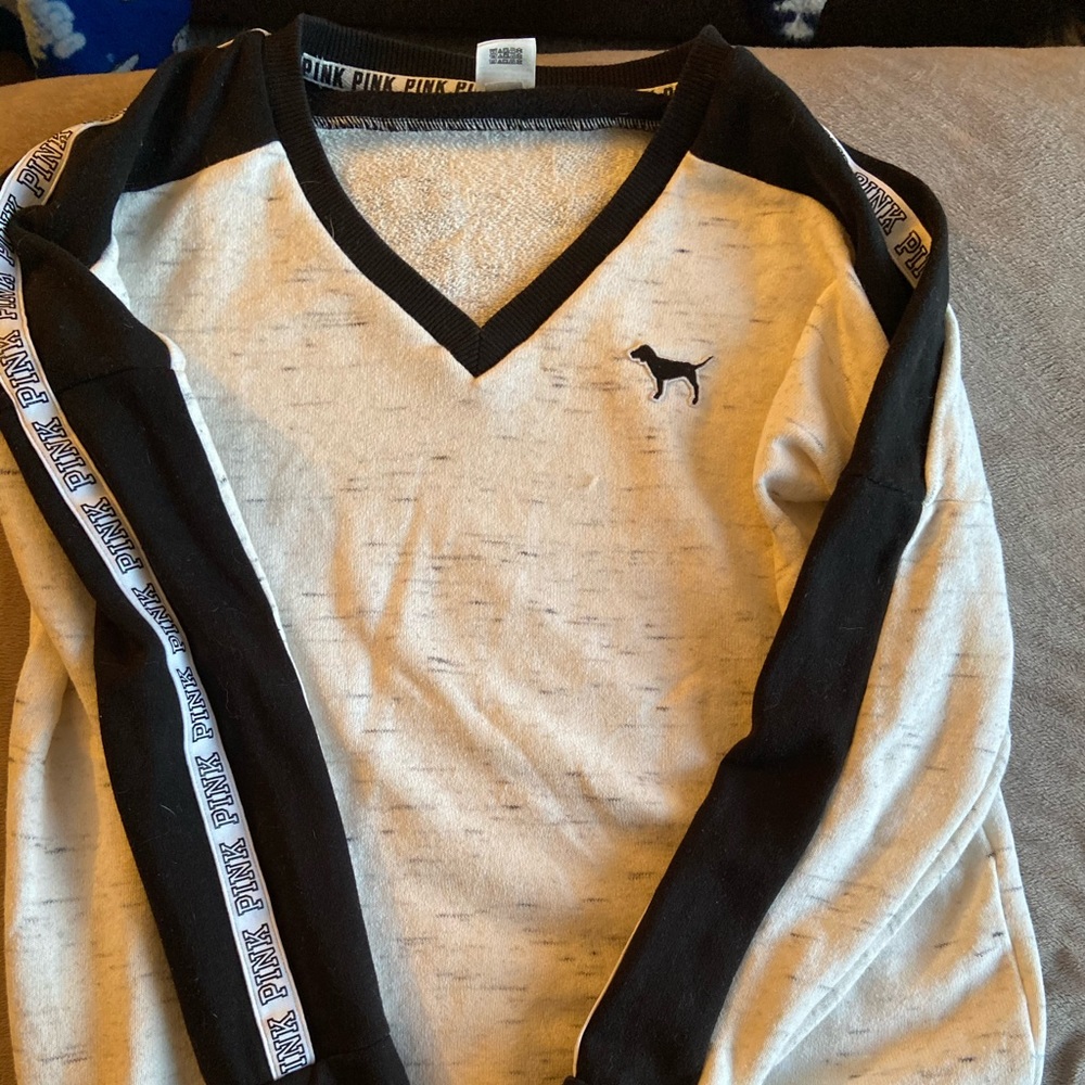 VS Pink small cream sweatshirt
